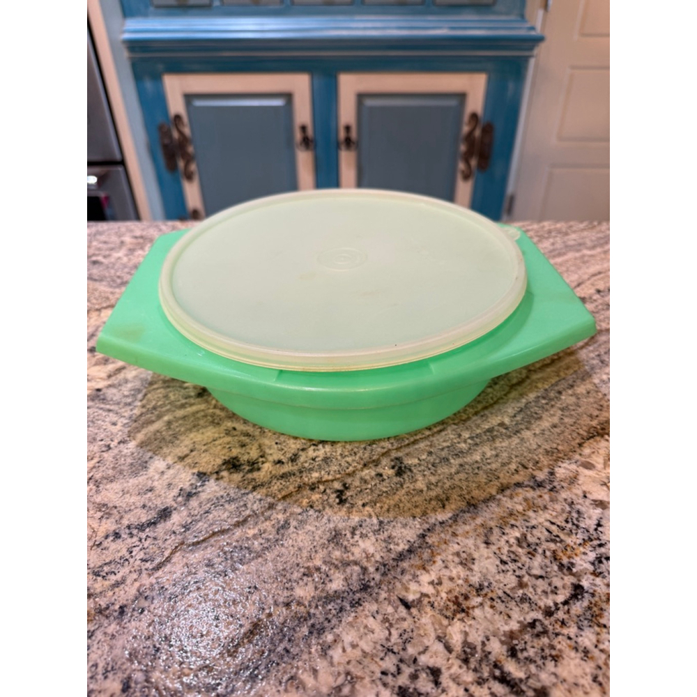Tupperware Vintage Jadeite Green Food Storage Bowl with Lid, One Size - Picture 5 of 7